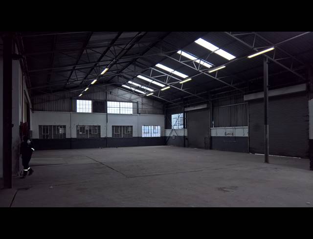 1,915M² WAREHOUSE TO LET IN ISANDO